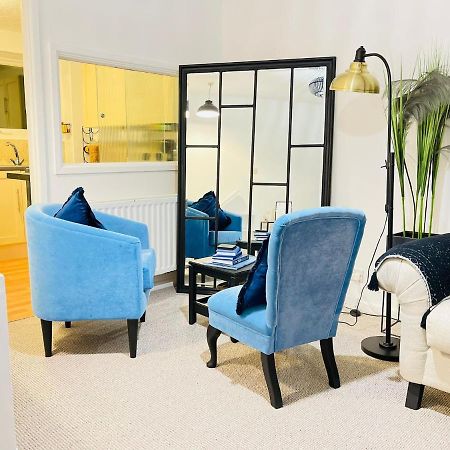 Lovely 1 Bed Home Near Hospital, With Parking & Garden Work Contractor Leisure, Sapphire Cambridge  Bagian luar foto