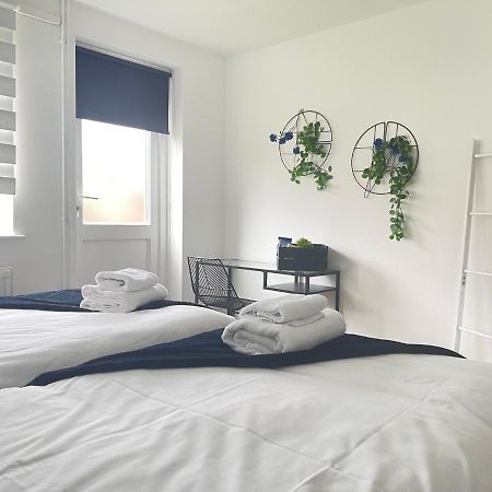 Lovely 1 Bed Home Near Hospital, With Parking & Garden Work Contractor Leisure, Sapphire Cambridge  Bagian luar foto